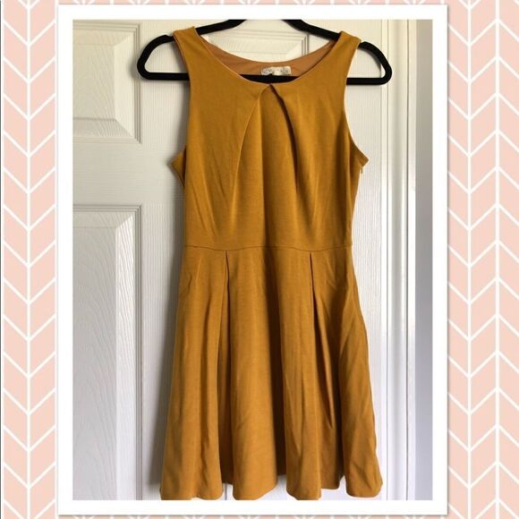 Mustard Yellow sleeveless dress size M - Picture 2 of 6